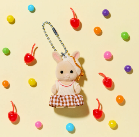 [Sylvanian Families] Milk Rabbit (jumper skirt) Keychain