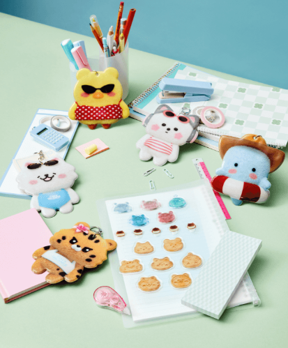 [MERCH] LE SSERAFIM FIM'S CLUB X EARP EARP PLUSH PHOTO CARD HOLDER
