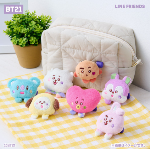 [COLLAB] BT21 The Journey x Family mart BT21 Plush Badge