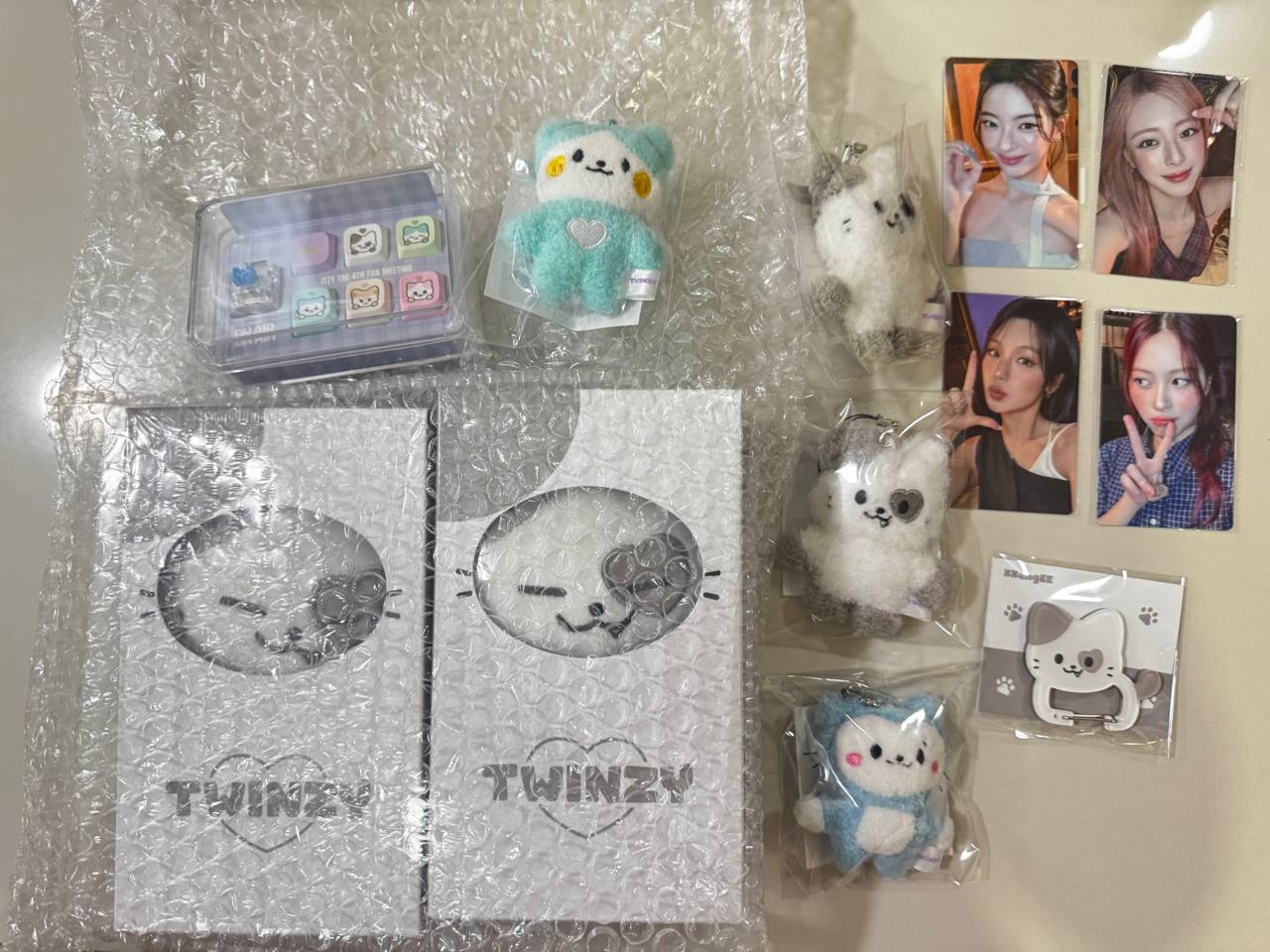 [MERCH] ITZY TWINZY On Air Merch MD